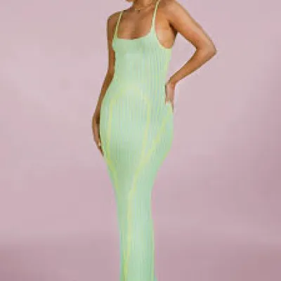 Robe Longue Verte en Maille Côtelée – Coupe Moulante